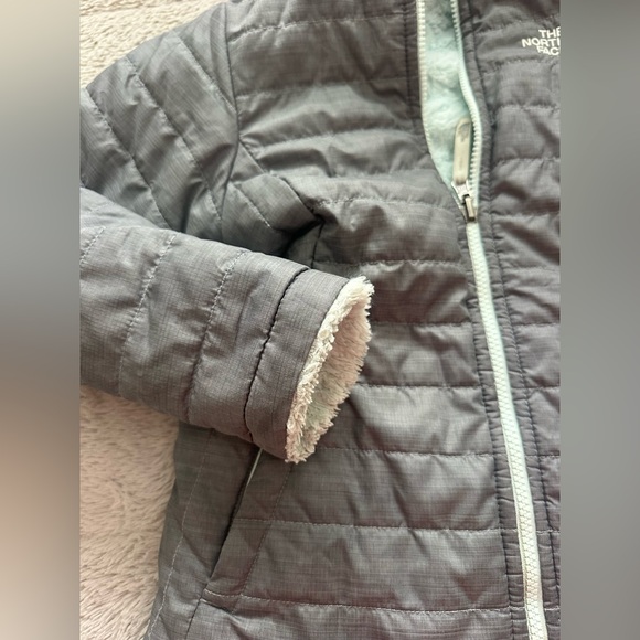 Reversible Northface girls coat size 10/12 - Picture 3 of 6